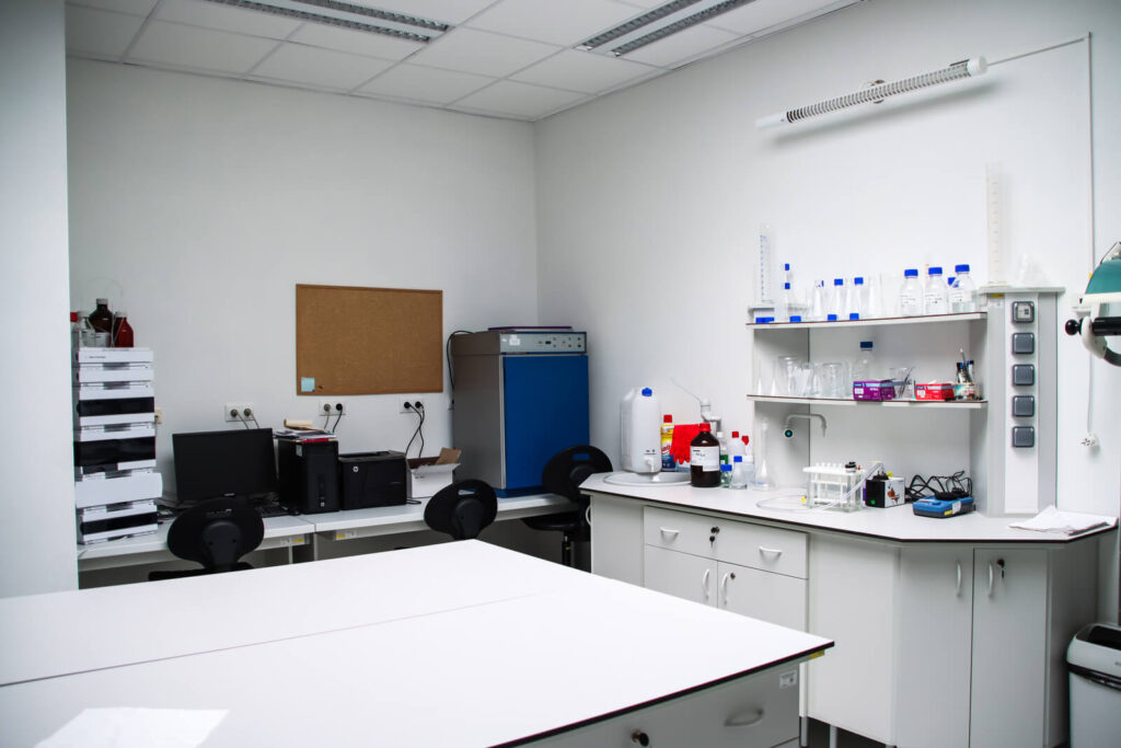 HPLC prístroj s FLD detektorom (Agilent 1260 Infinity)